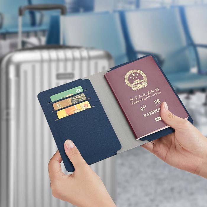 Remi Passport holder with recycled claim standard certification (1)