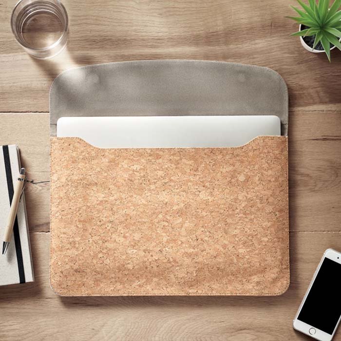 Labrum Cork laptop bag magnetic flap (1)