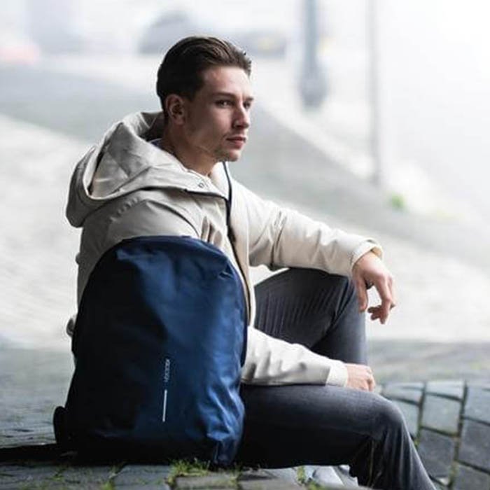 RFID Secure. Anti-theft back pack in RPET (1)