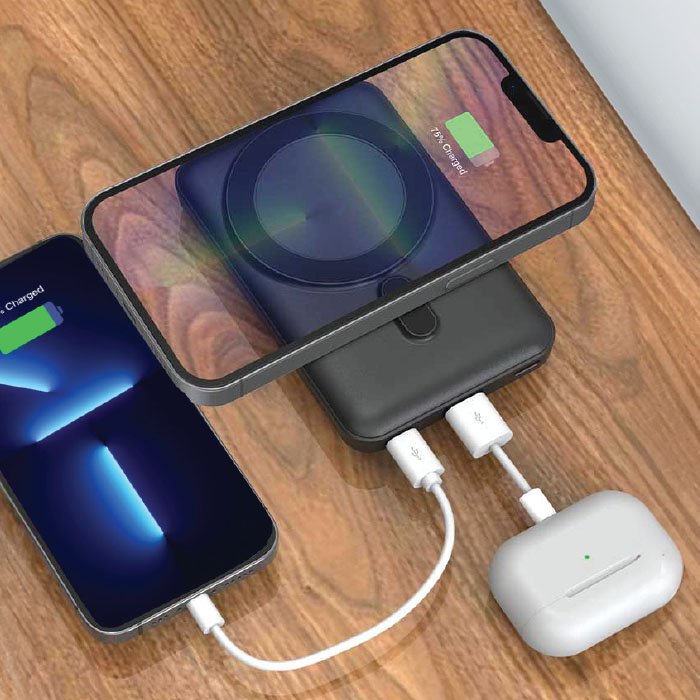 Grigora 10,000 mAh power delivery magsafe wireless power bank. Light-up logo. (3)