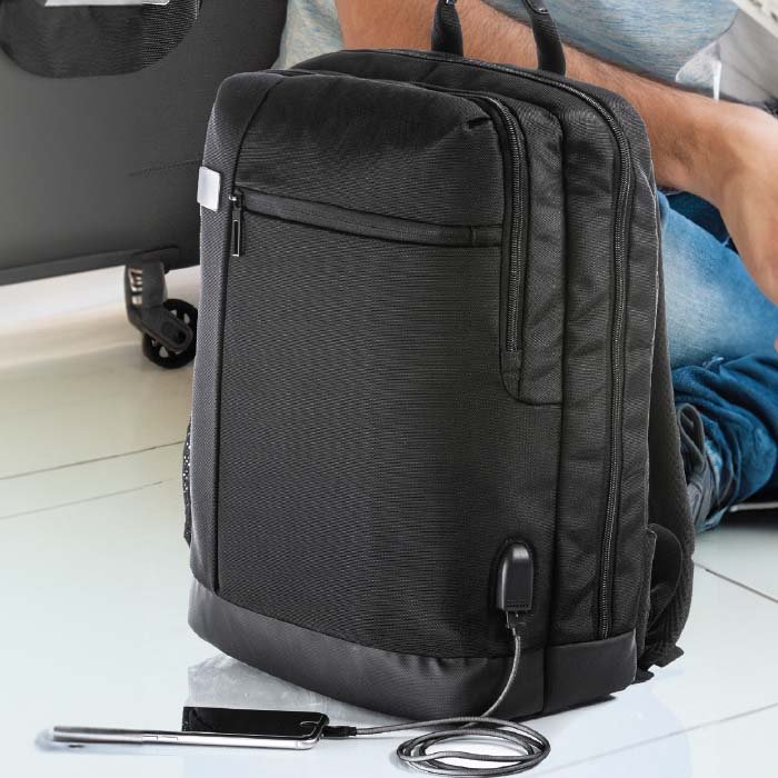 Lassig Durable 15.6’ laptop back pack. (3)