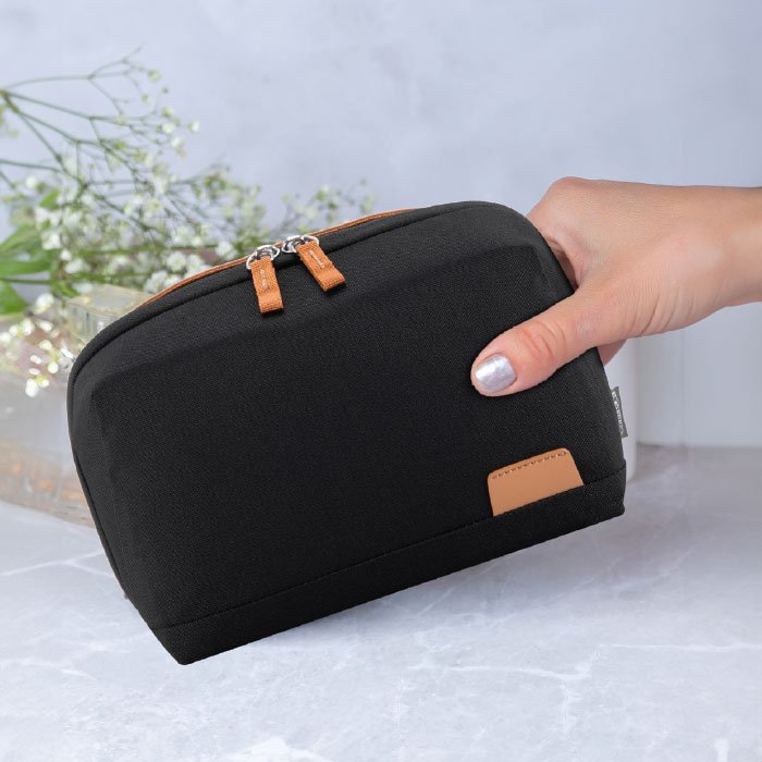 Sakoula RPET durable organizer pouch. (1)