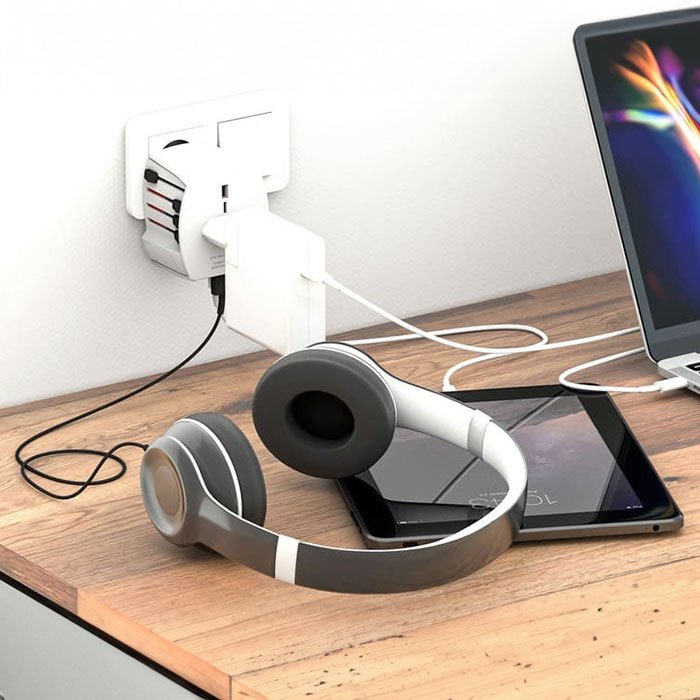 Sovitin SKROSS® world travel adapter with Type C & USB port. (4)